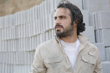 به خاطر نقشم در سریال بیگانگان چند زبان خارجی آموختم