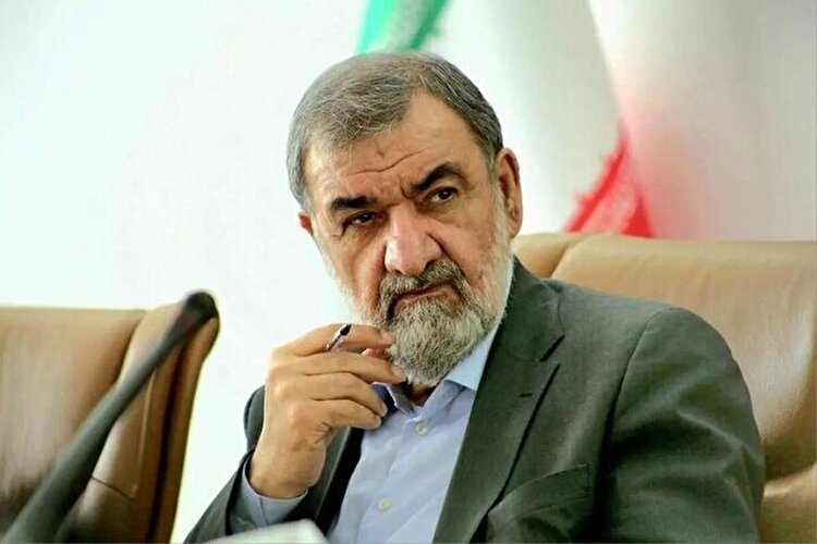 محسن رضایی: ترامپ باید عزل شود
