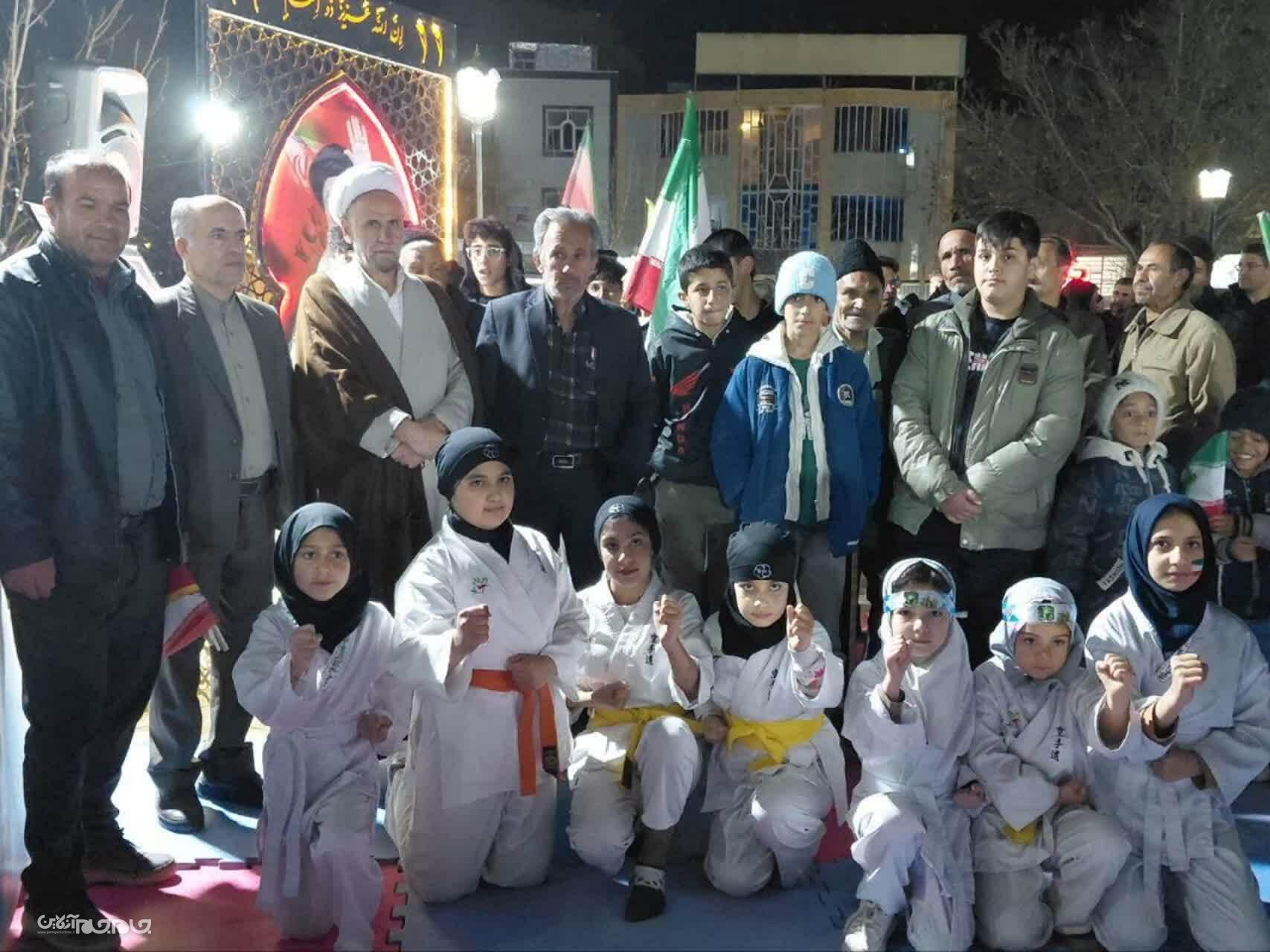 حماسه حضور پرشور ورزشکاران در تجمعات مردمی، این‌بار در شهر نقنه