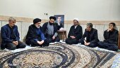 دیدار حجت الاسلام و المسلمین فاطمی با خانواده شهدای جنگ رمضان در وردنجان +تصاویر