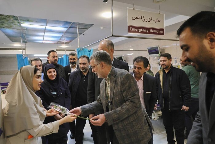 بازدید نوروزی وزیر بهداشت از چند بیمارستان پایتخت/ قدردانی از تیم سلامت