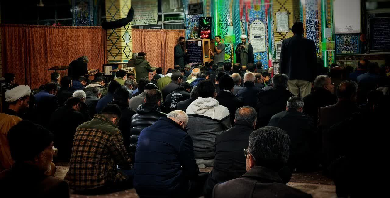 حماسه حضور خیابانی مردم بروجن در شب‌های سرد بام ایران +تصاویر