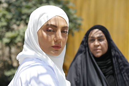 بار حسی فیلمنامه «بیگانگان» سنگین بود؛ سکانسی که تا ساعتی گریه کردم 