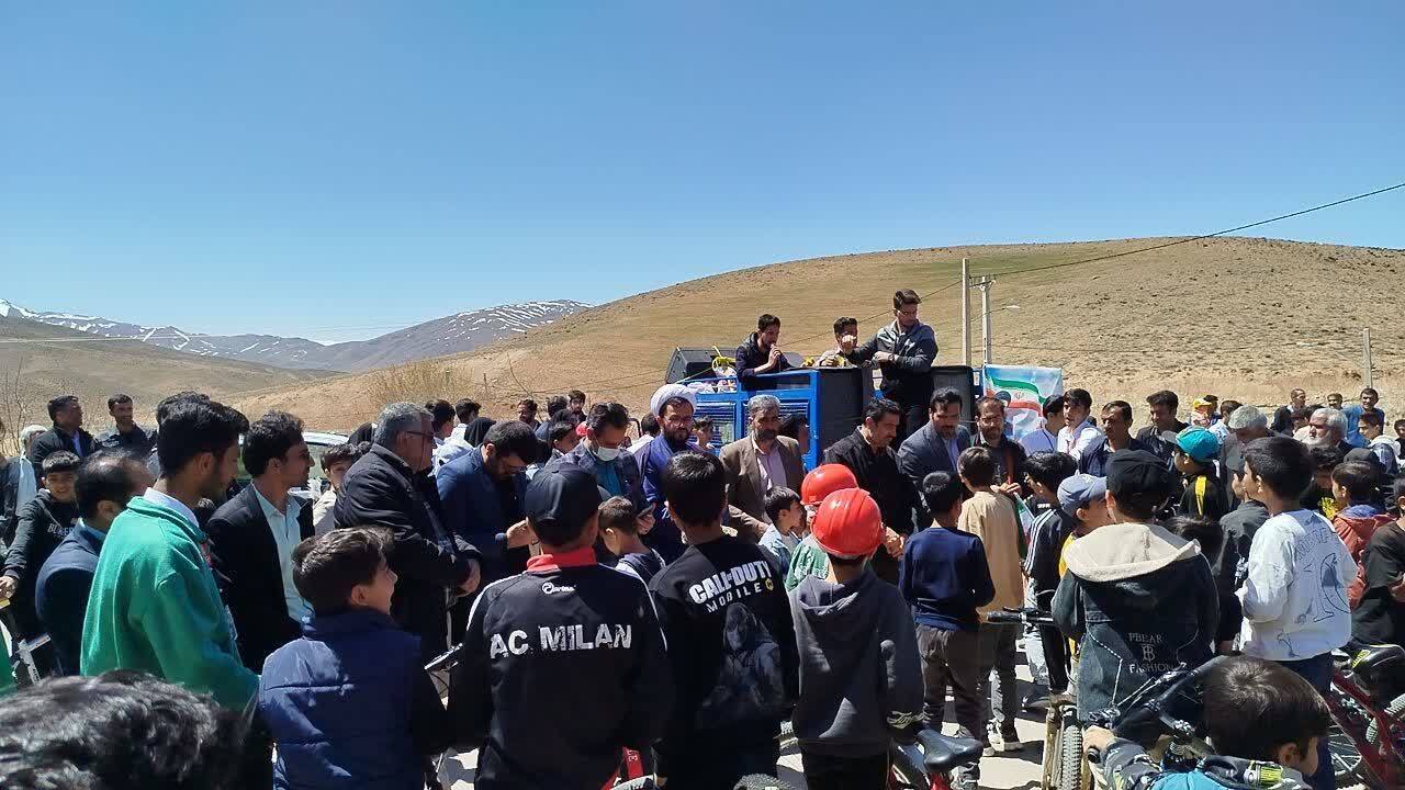 برگزاری همایش دوچرخه‌سواری دانش‌آموزان پسر شهر سورشجان +تصاویر