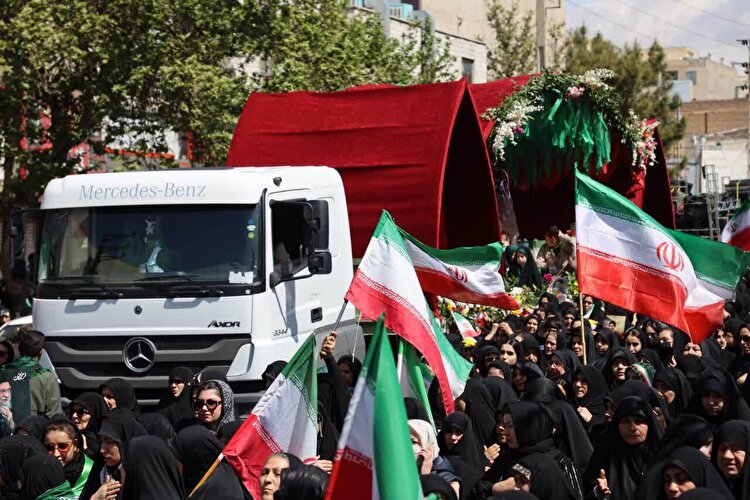 ببینید | وداع با خانواده‌ای که تمام‌قد فدای ایران شد