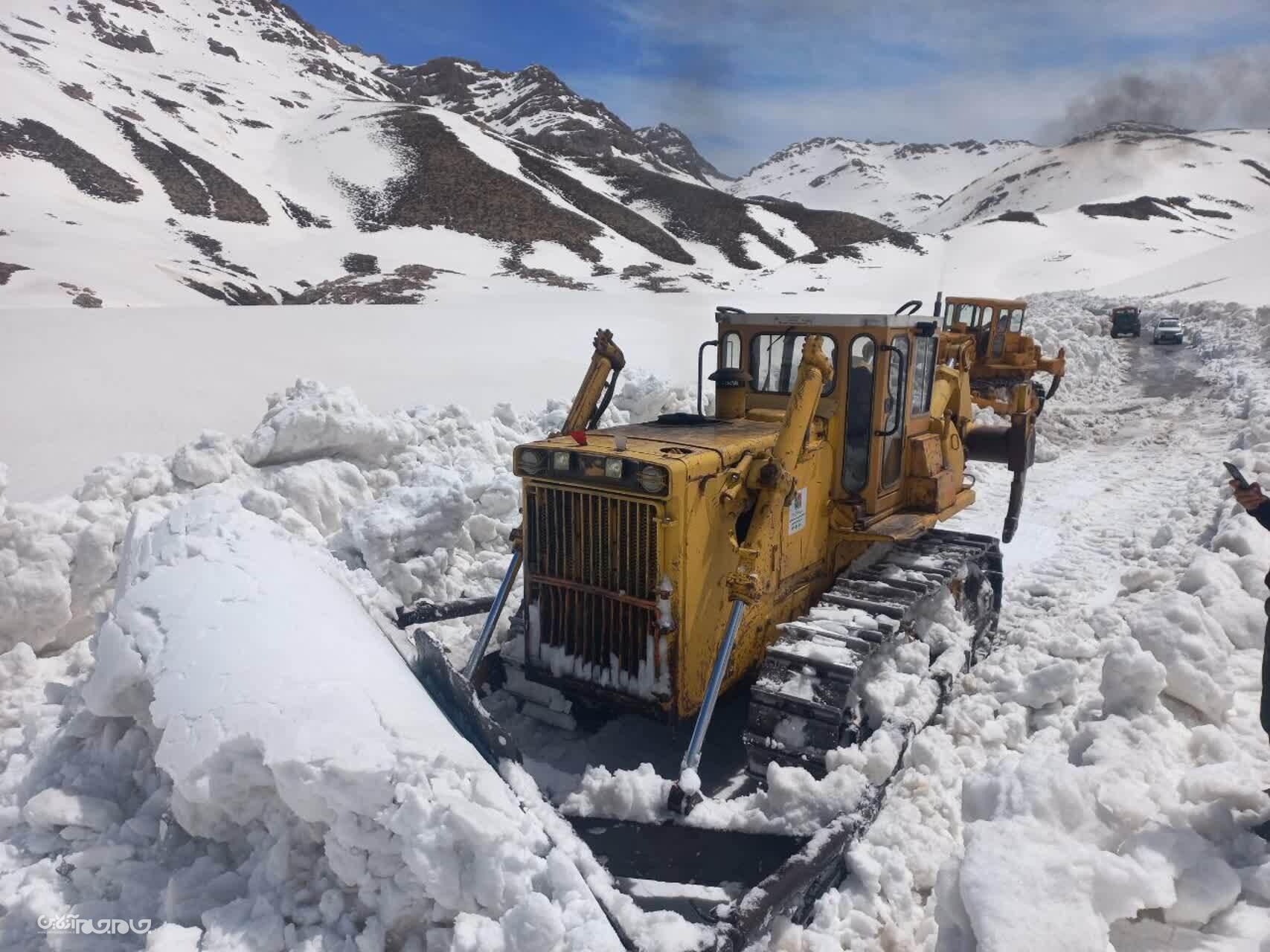 جلوه‌هایی از همت راهداران برای بازگشایی جاده موگویی +تصاویر