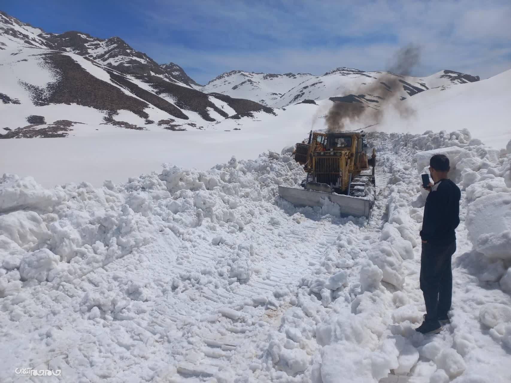 جلوه‌هایی از همت راهداران برای بازگشایی جاده موگویی +تصاویر