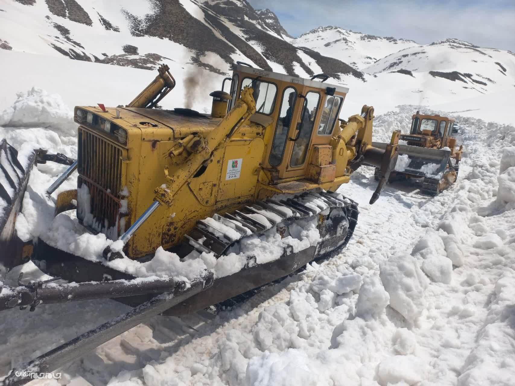 جلوه‌هایی از همت راهداران برای بازگشایی جاده موگویی +تصاویر