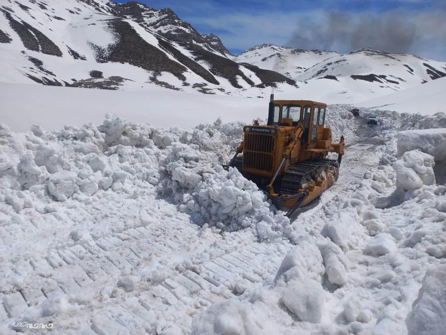 جلوه‌هایی از همت راهداران برای بازگشایی جاده موگویی +تصاویر