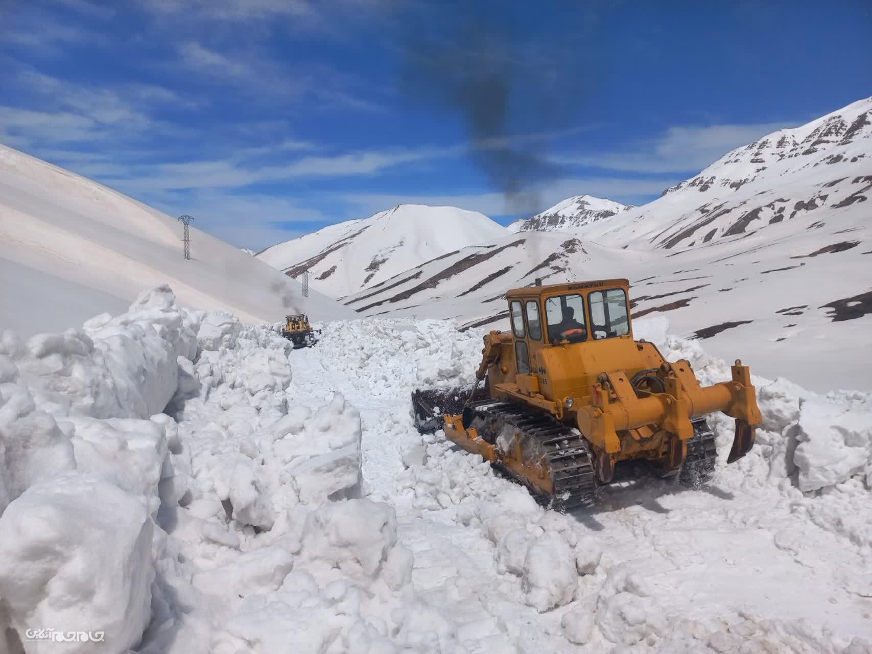 جلوه‌هایی از همت راهداران برای بازگشایی جاده موگویی +تصاویر