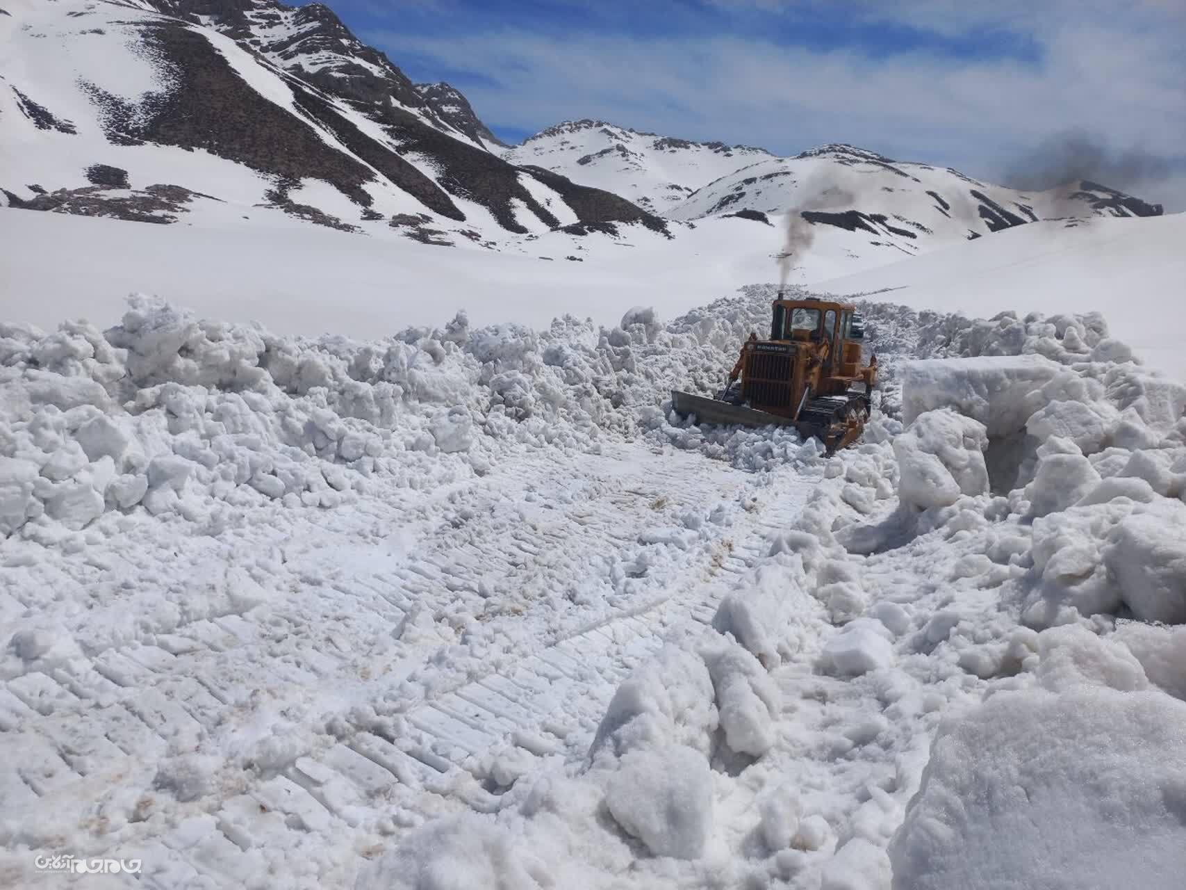 جلوه‌هایی از همت راهداران برای بازگشایی جاده موگویی +تصاویر