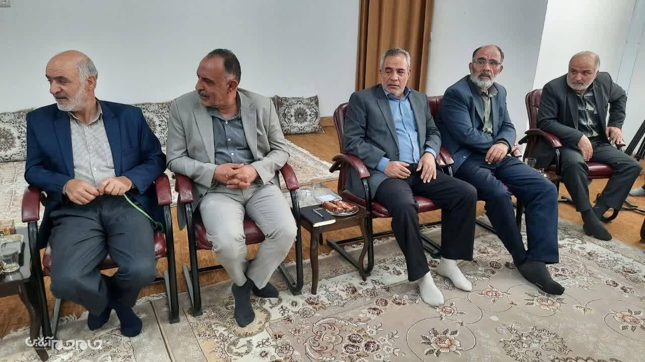 دیدار پیشکسوتان دفاع مقدس چهارمحال و بختیاری با نماینده ولی‌فقیه در استان +تصاویر