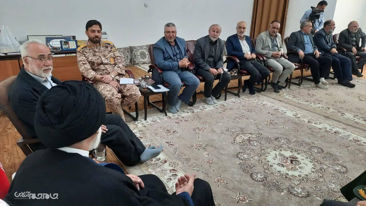 دیدار پیشکسوتان دفاع مقدس چهارمحال و بختیاری با نماینده ولی‌فقیه در استان +تصاویر
