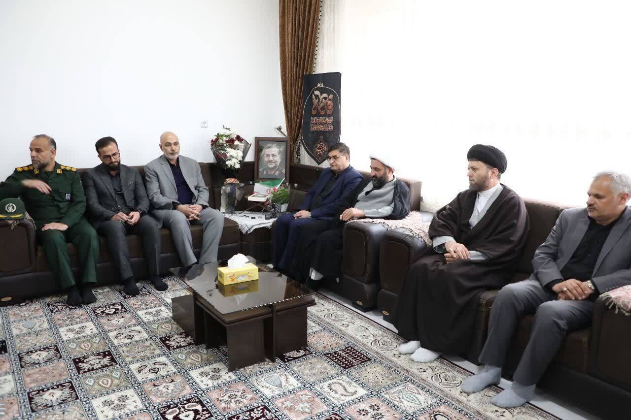 دیدار استاندار چهارمحال و بختیاری با خانواده سرداران شهید +تصاویر دیدار استاندار چهارمحال و بختیاری با خانواده سرداران شهید +تصاویر