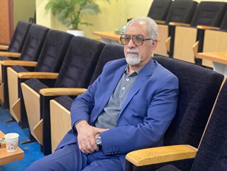 واژگان گوینده رادیو می‌تواند در روزهای سخت امید بیافریند