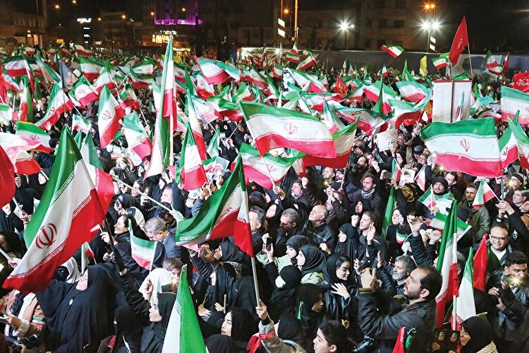 شبه سلبریتی‌ها در ترازوی وطن‌دوستی