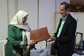 پیشکسوتانی، چون عذرا وکیلی هویت و اعتبار رادیو را شکل داده‌اند