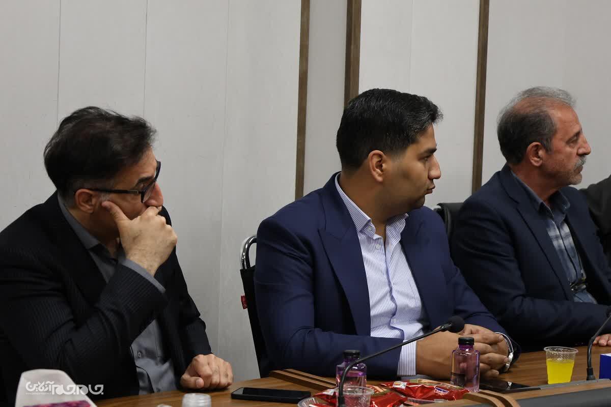 رونمایی از تابلوی هنری «تجلی نور از تاریکی» در شهرکرد