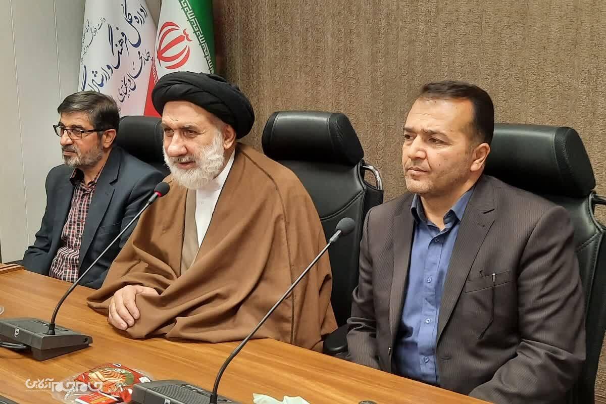 رونمایی از تابلوی هنری «تجلی نور از تاریکی» در شهرکرد
