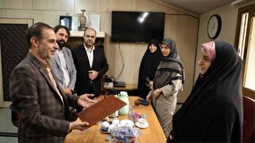 دیدار معاون صدا با بانوی صدای مقاومت در رادیو