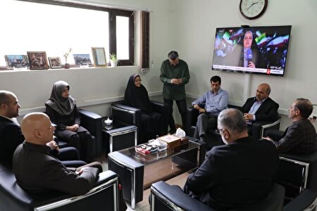 دیدار معاون صدا با فرزند شهید ناصحی در رادیو