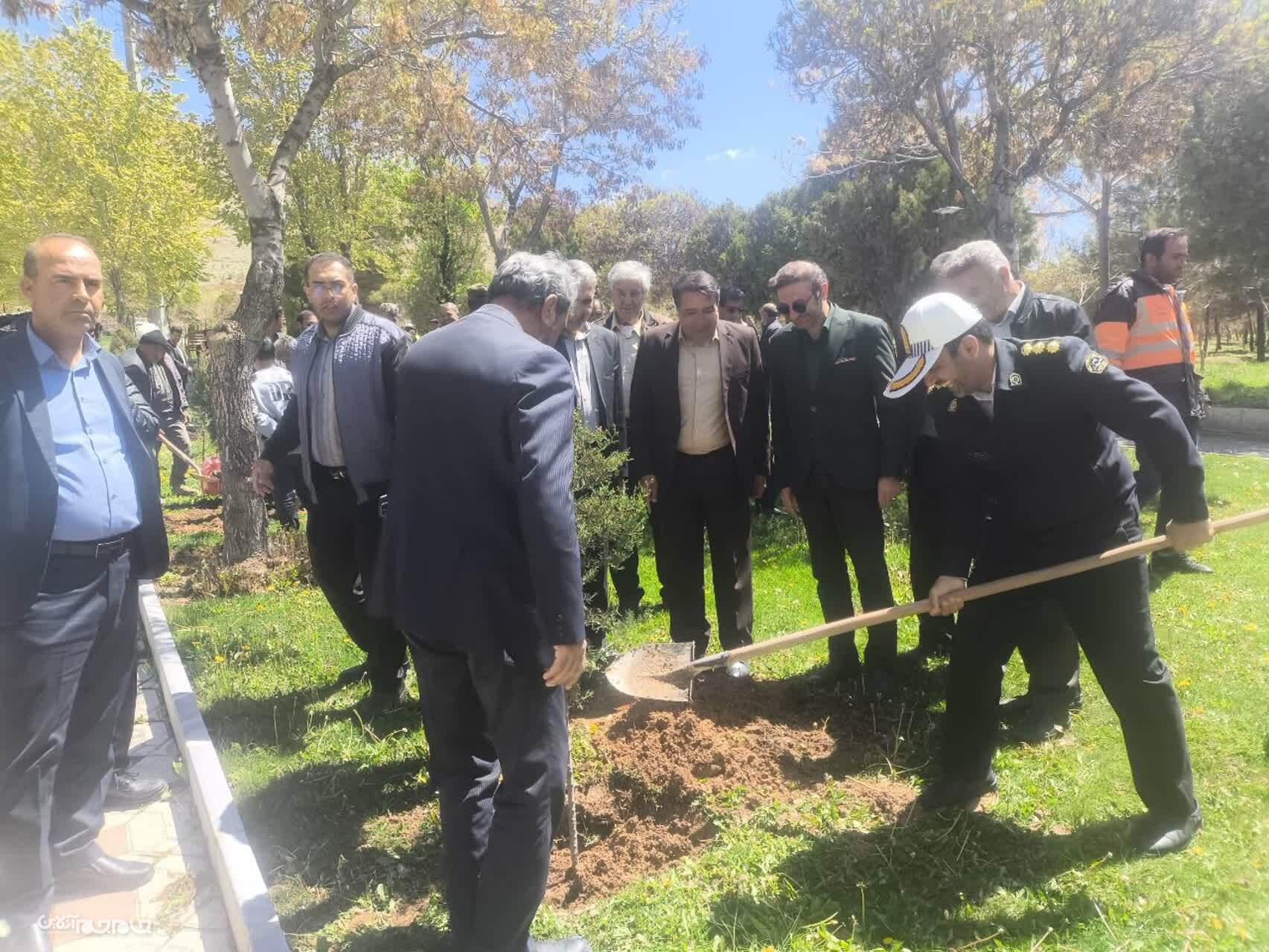 کامیون‌داران چهارمحال و بختیاری، همراهان جاده، ناجیان طبیعت +تصاویر