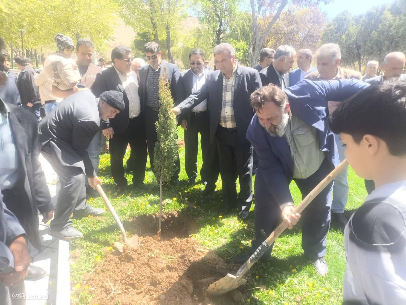 کامیون‌داران چهارمحال و بختیاری، همراهان جاده، ناجیان طبیعت +تصاویر