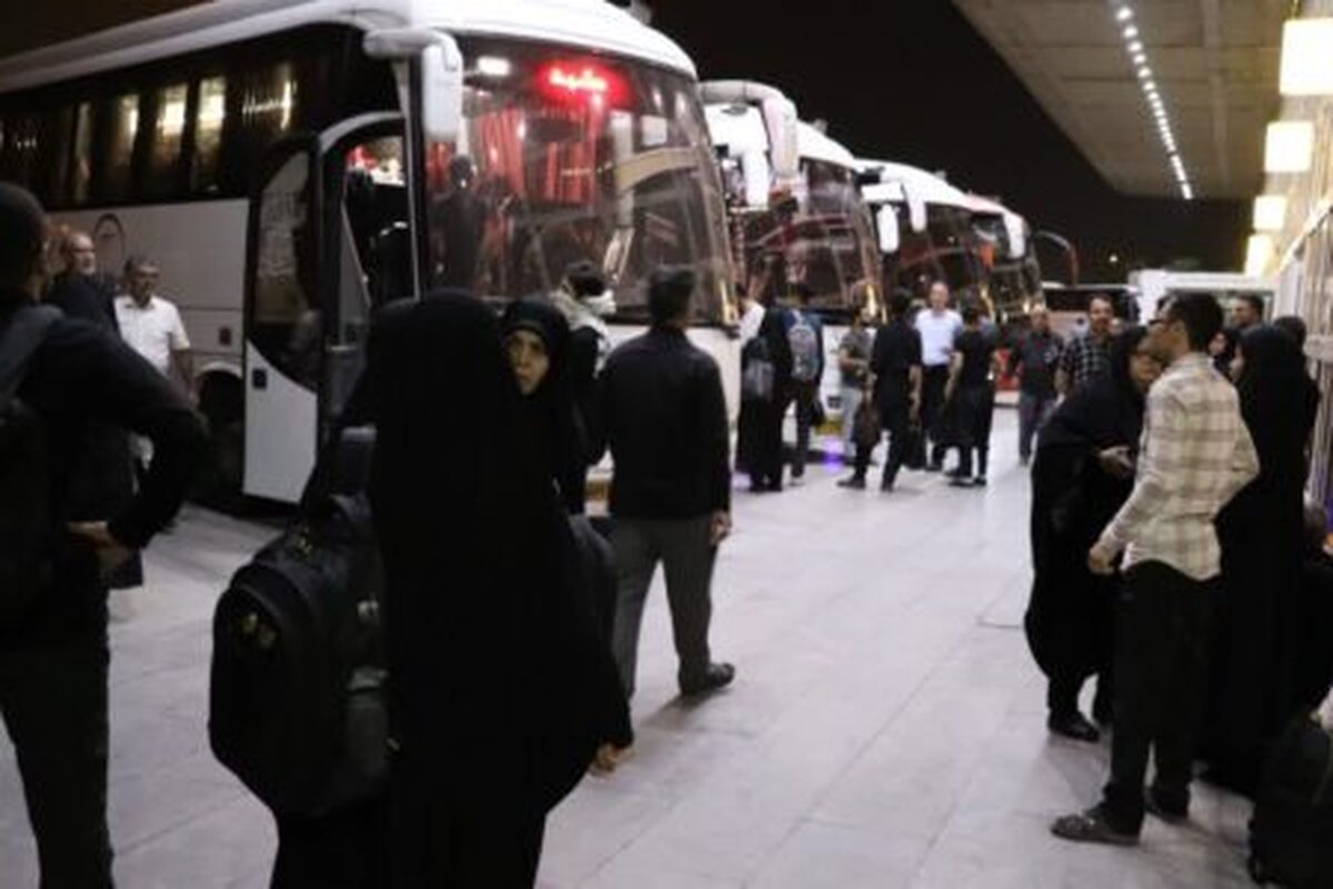 معاون حمل‌ونقل اداره‌کل راهداری و حمل‌ونقل جاده‌ای استان همدان گفت: طی سال گذشته بیش از ۳.۵ میلیون مسافر از مبدا این استان به نقاط مختلف کشور جابه‌جا شده و همزمان شکایات مردمی در حوزه حمل‌ونقل عمومی جاده‌ای نیز با کاهش ۳۰ درصدی همراه بوده است.