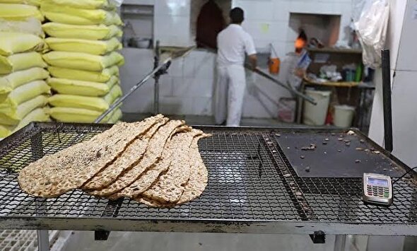 سهمیه آرد نانوایان متخلف کسر می‌شود