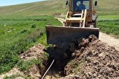 نشتی پنهان خط انتقال آب روستای قایش پس از ۱۲ متر حفاری پیدا شد