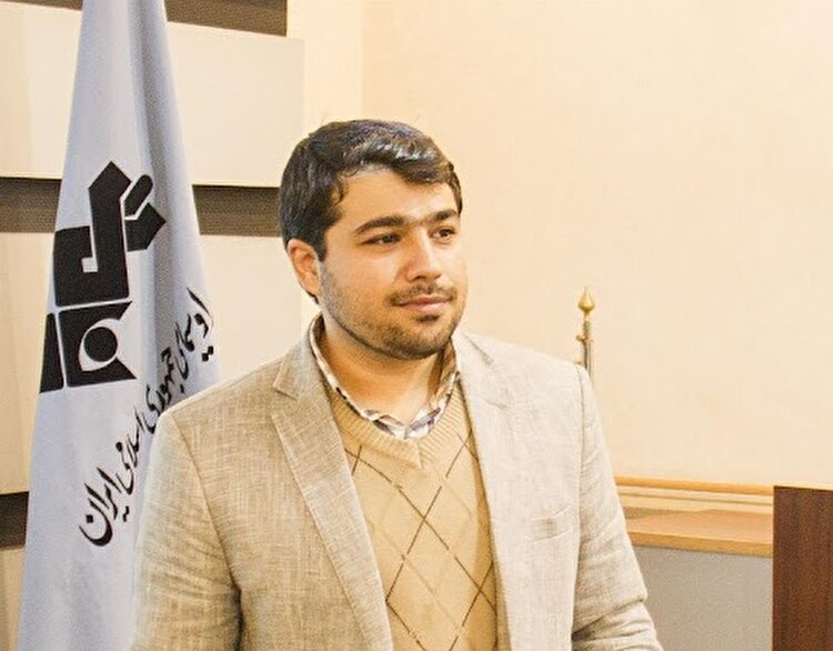 خیابان، پناهگاه ایران شد