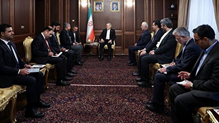 وحدت امت اسلامی، مداخله قدرت‌ها را کاهش می‌دهد