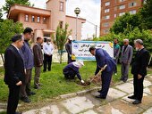 کاشت چهار اصله نهال نمادین در شرکت آب منطقه‌ای کرمانشاه به مناسبت روز ارتباطات و روابط عمومی