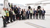استقبال فرودگاه یزد از کودک بازمانده از فاجعه مدرسه «شجره طیبه» میناب