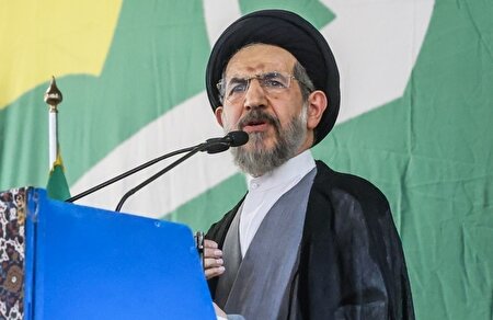 رهبر شهید با اراده استوار امت اسلام را در مسیر اقتدار هدایت‌ کرد