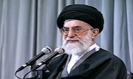 ببینید | لحظاتی از دومین حضور رهبر شهید در رسانه ملی