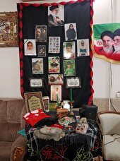 حضور سفیران امام مهربانی‌ها در مجلس روضه خانگی بزرگداشت شهدای مظلوم میناب در یزد