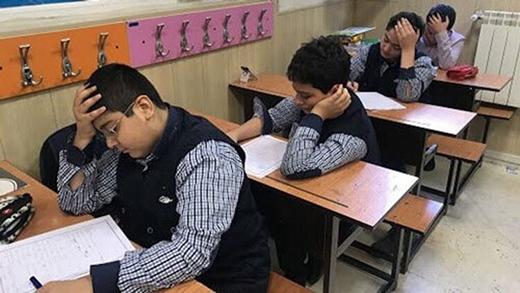 سپرده شدن امتحانات غیرنهایی دانش‌آموزان به معلمان