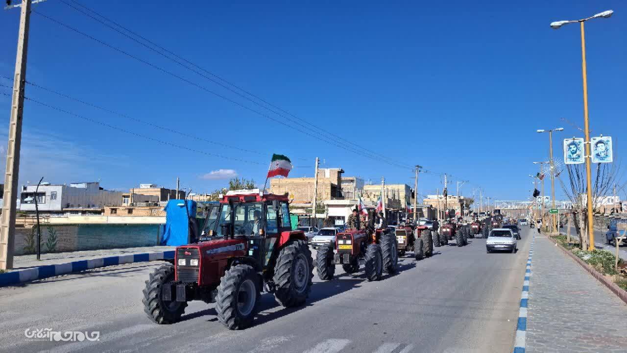 رژه خودرویی تراکتور سواران شهر نقنه
