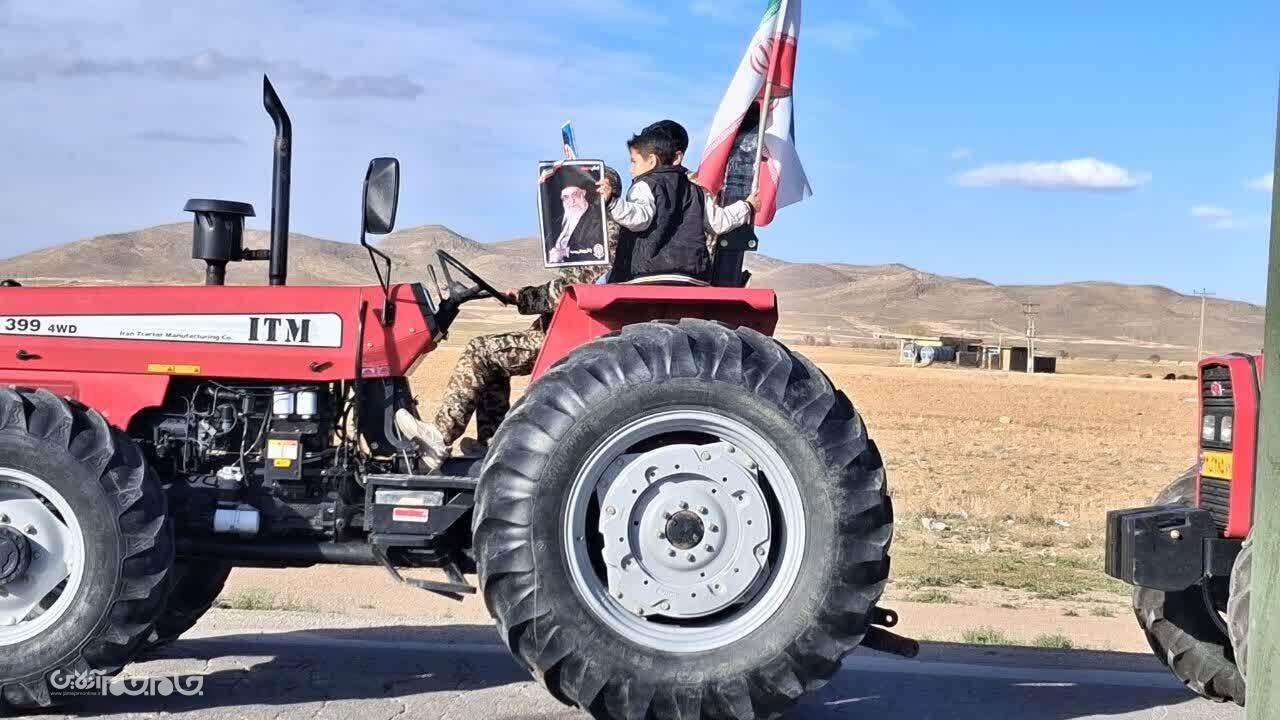 رژه خودرویی تراکتور سواران شهر نقنه