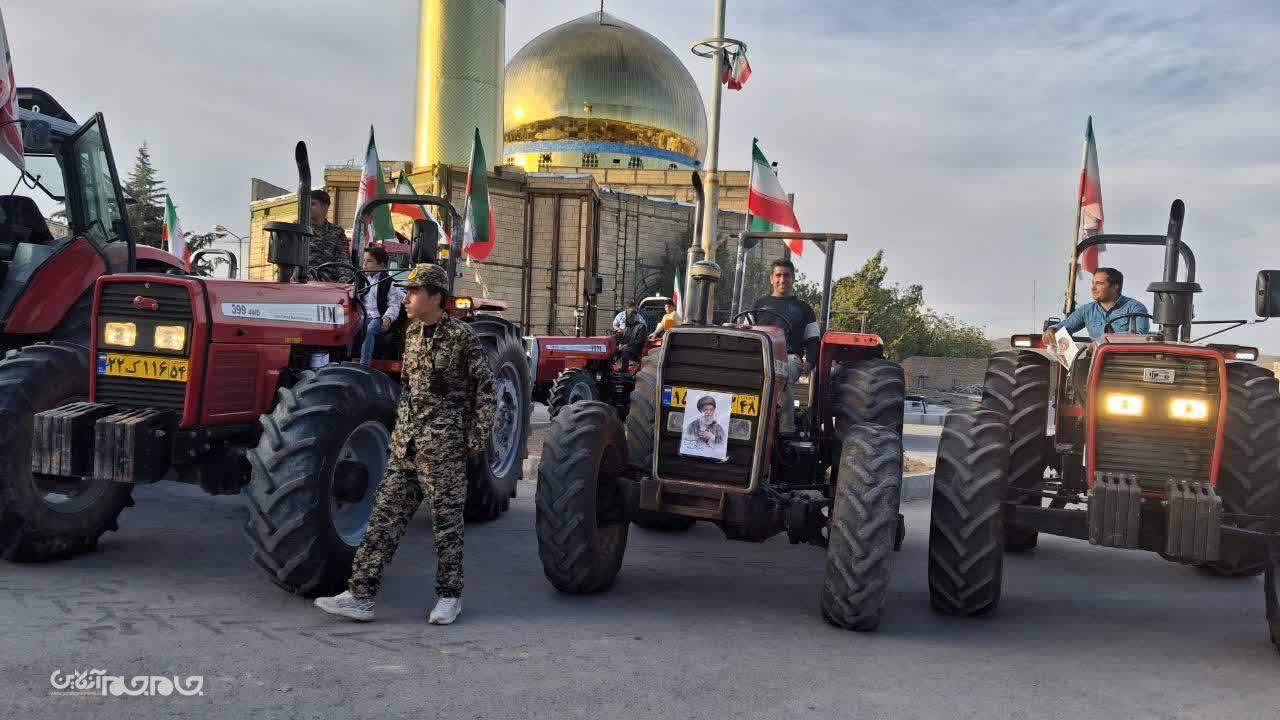 رژه خودرویی تراکتور سواران شهر نقنه