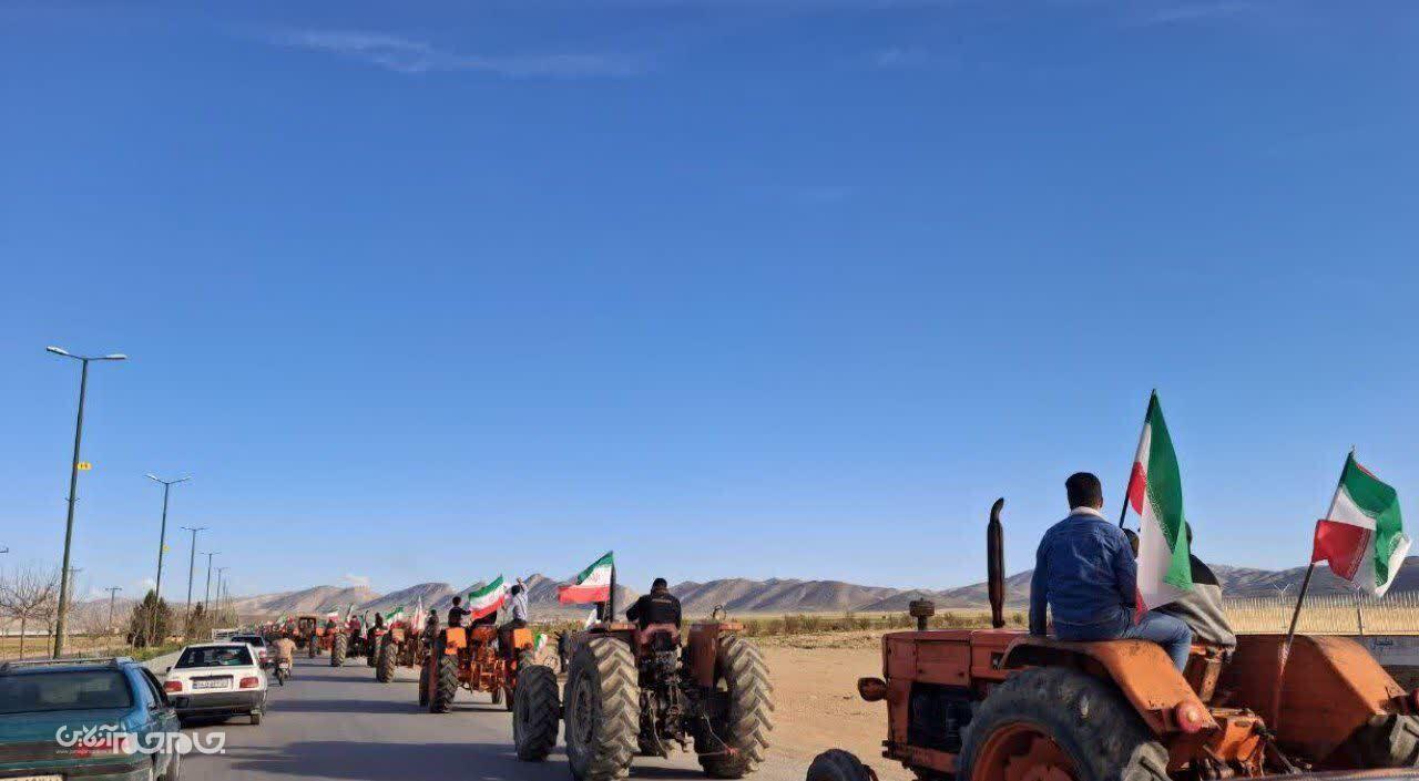 رژه خودرویی تراکتور سواران شهر نقنه