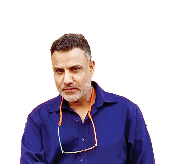 طنین مقاومت روی صحنه