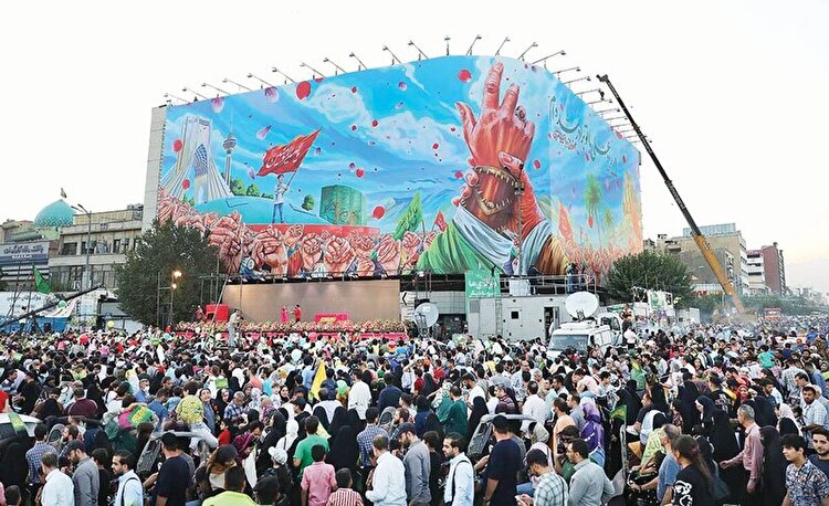 شکوه همدلی در میدان 