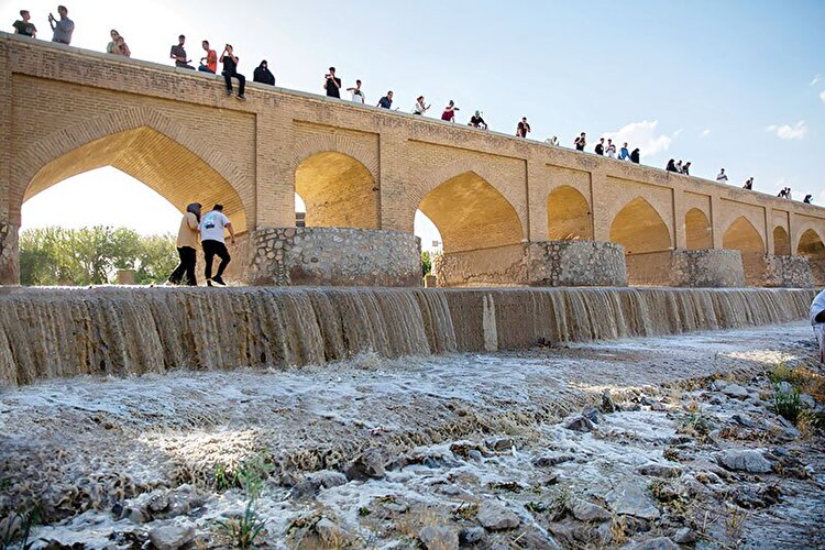 امید در نصف جهان جاری شد