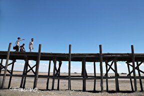 گزارش تصویری | وضعیت مناسب آبی گردشگران را به ساحل دریاچه ارومیه کشاند