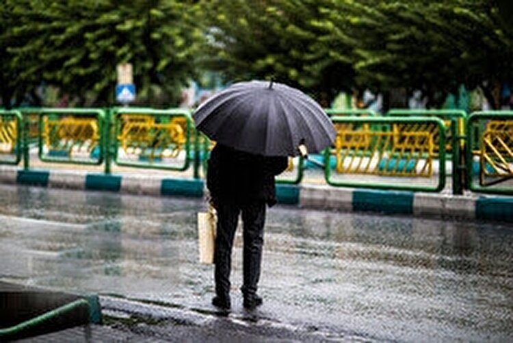 رگبار و رعد و برق در ۱۷ استان ایران