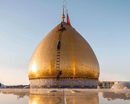 شست‌وشوی گنبد حرم حضرت اباالفضل العباس (علیه‌السلام) در آستانه ماه محرم فیلم و عکس