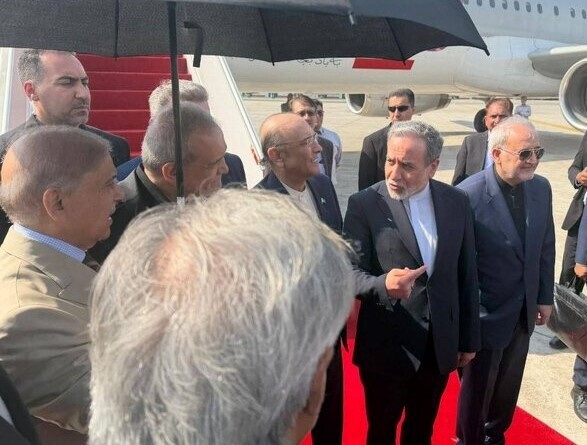 رییسجمهور وارد اسلامآباد شد رییسجمهور وارد اسلامآباد شد