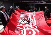 برافراشتن پرچم خونخواهی رهبر شهید انقلاب در مقابل رواق کشوردوست